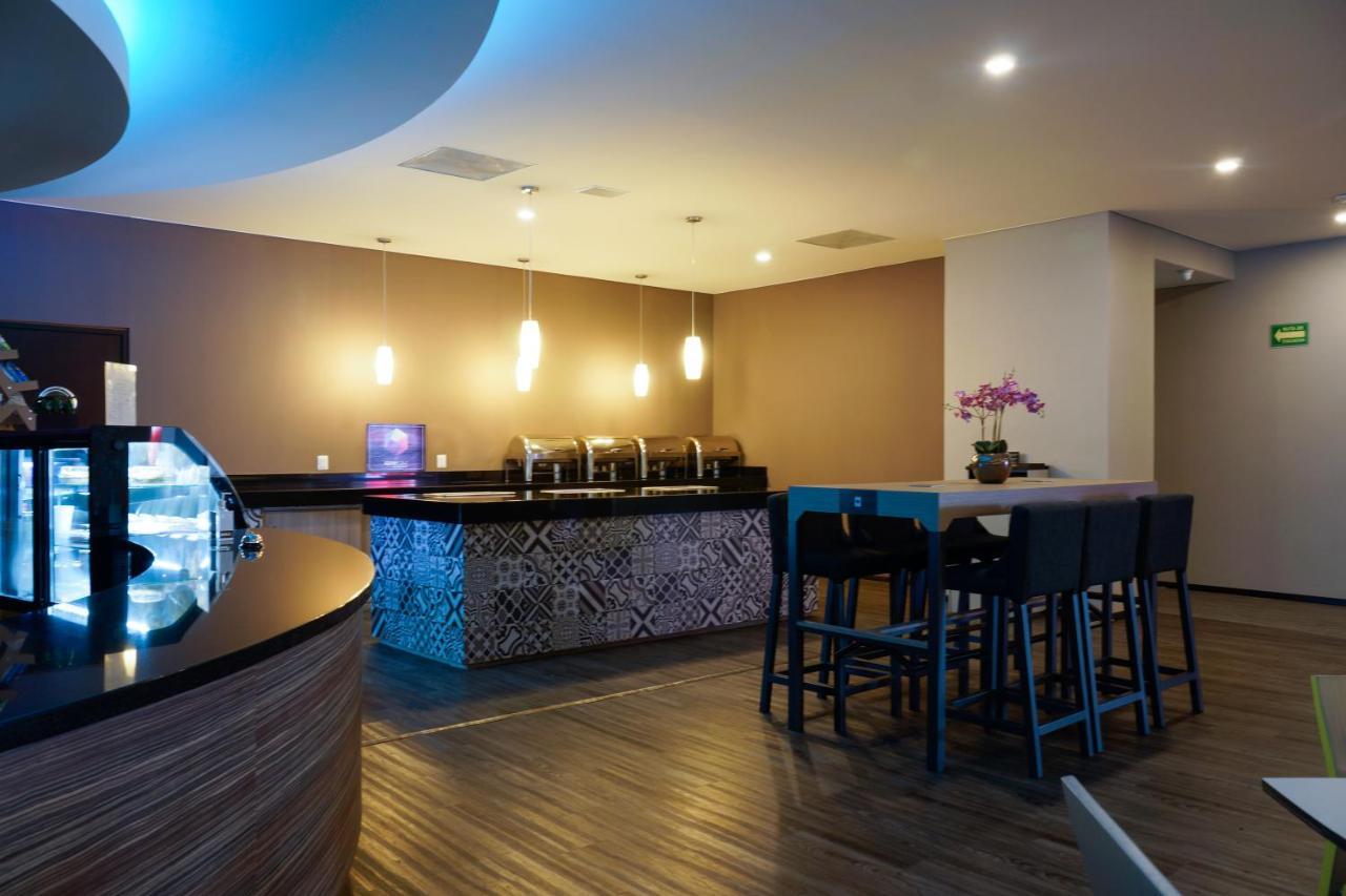 לאון Hotel Glow Point - Mulza מראה חיצוני תמונה