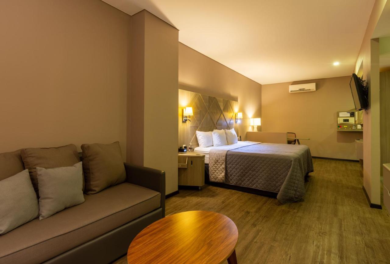 לאון Hotel Glow Point - Mulza מראה חיצוני תמונה
